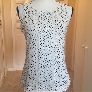 Cute Ann Taylor top with polka dots 😍